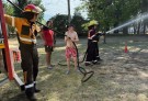 Los bomberos visitaron la Escuela Abierta de Verano