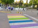 Pintaron una senda peatonal para concientizar sobre la diversidad sexual