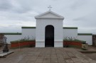 Nuevo altar y responso en el cementerio