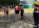 Los bomberos visitaron la Escuela Abierta de Verano