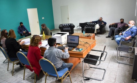 Apertura de sobres de la Licitación para el Natatorio Climatizado