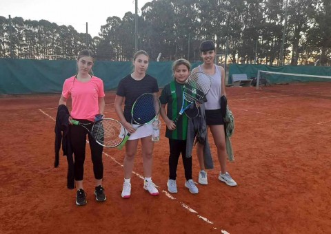 Buenos resultados de alumnas de la Escuela de Tenis del Newbery