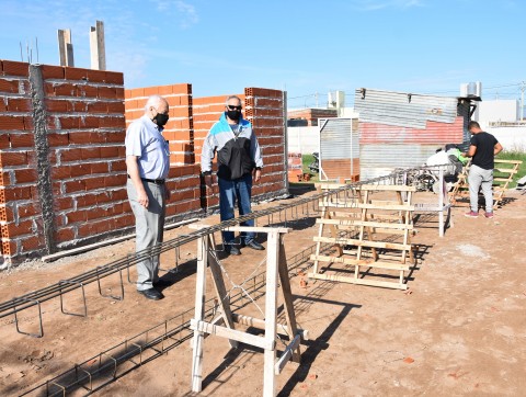 Avanza la construcción de 10 viviendas para personal policial