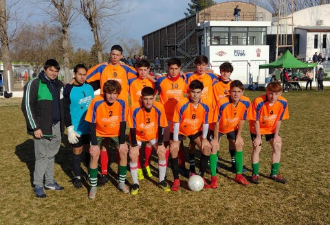 El equipo de fútbol Sub 14 de Salliqueló clasificó a la semifinal provincial
