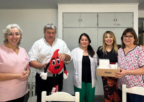 Funcionarias de hemoterapia visitaron la colecta de sangre