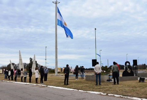 Conmemoración del Día de la Bandera en Tres Lomas