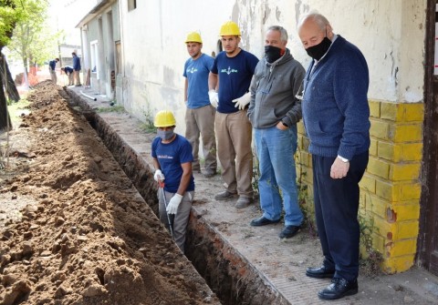 Comenzó el recambio de cañería de la red de agua