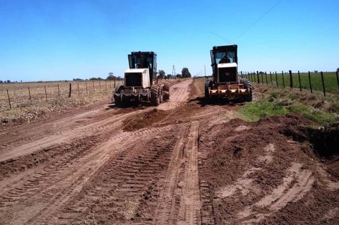 Trabajos de arreglo y mantenimiento de caminos rurales