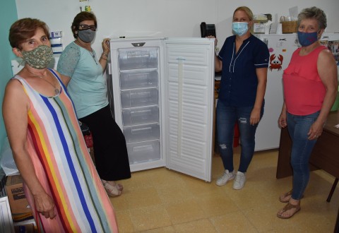 El hospital recibió un moderno freezer para las vacunas contra el COVID-19