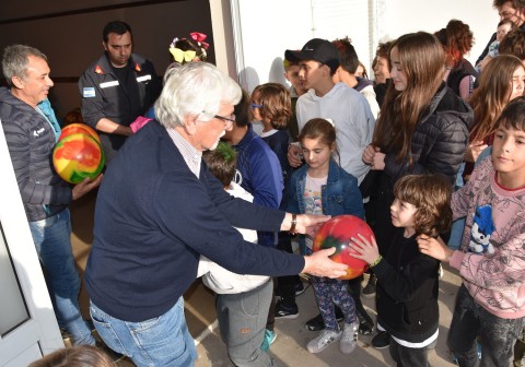 Jornada para celebrar el “Día de la Niñez” en el Anfiteatro Municipal