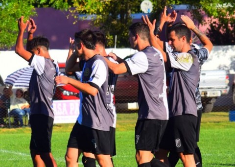 Atlético Argentino llega como único puntero 