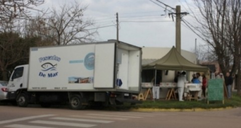 Llega el camión de pescados a precios populares a Salliqueló y Quenumá