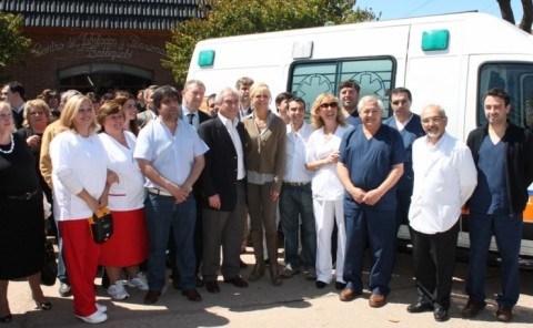 Karina Rabolini dejó una ambulancia nueva y ayuda para instituciones