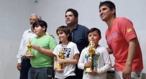 Arai y José Steimback compitieron en el Prix Interprovincial de Ajedrez