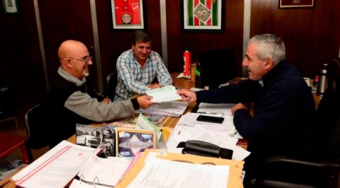 El municipio entregó un subsidio a la Asociación Portuguesa