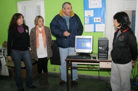 Rotary Club Salliqueló entregó una computadora