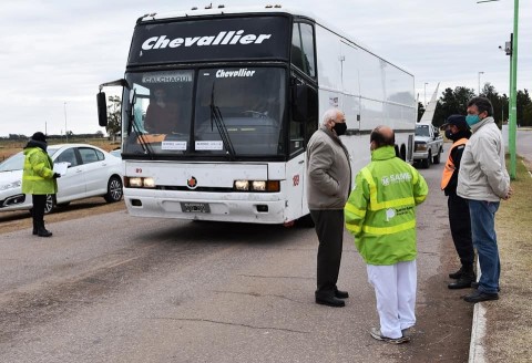 Continúan los controles en el acceso a Tres Lomas