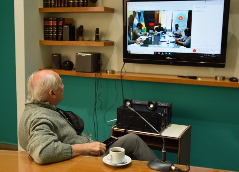 Álvarez participó de la videoconferencia con el Gobernador