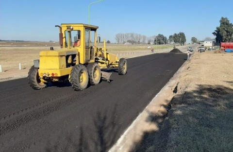 Última etapa de la calle colectora paralela a la Ruta Nacional N° 5