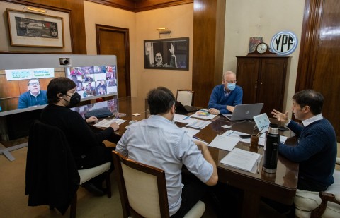 Kicillof mantuvo una videoconferencia con intendentes bonaerenses