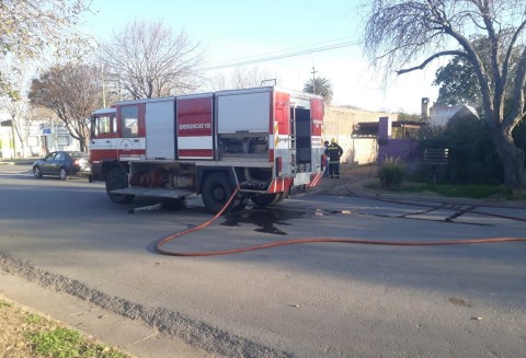 Incendio de vivienda sobre calle Pueyrredón