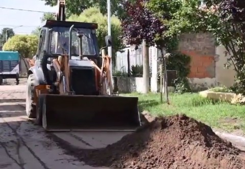 Comenzó a prepararse el terreno para la obra de asfalto