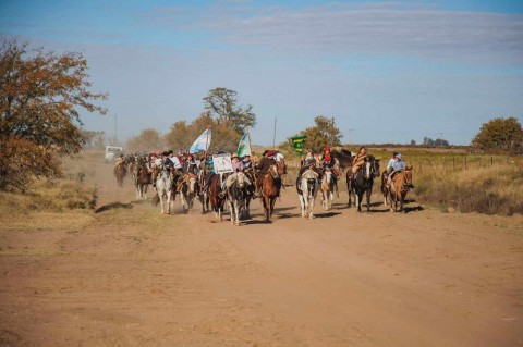 Anga Irú realizó la 4° Cabalgata a la Escuela N° 6 “Pehuelches”