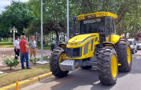 Se adquirió un nuevo tractor por parte del Municipio