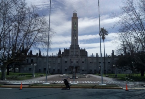 Tres nuevos casos y municipalidad sin atención al público