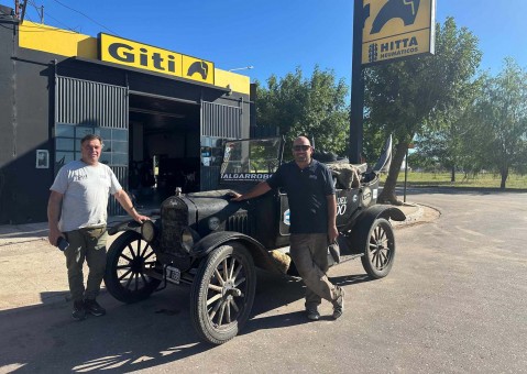 Recrean una travesía centenaria a bordo de un Ford T 