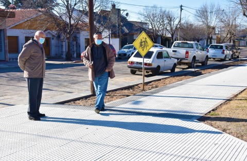 Álvarez recorrió obras que se desarrollan en la ciudad