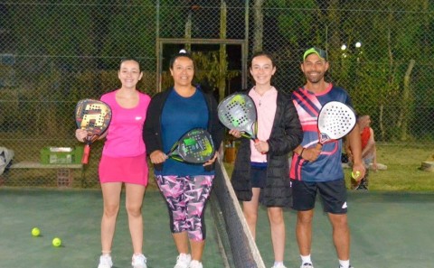 Wanda Hermúa y Karina Castillo ganaron el torneo de padel de Ing. Thompson