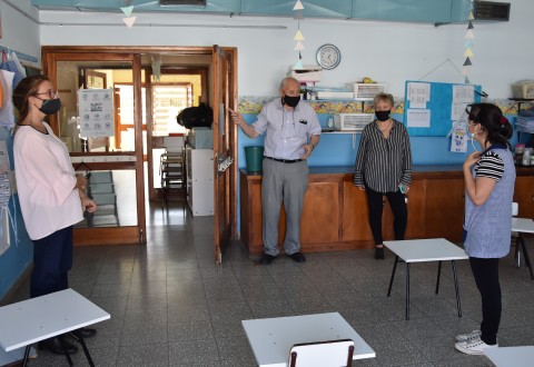 Proyectan obras en el Jardín de Infantes N° 901 y la Escuela Primaria N° 2