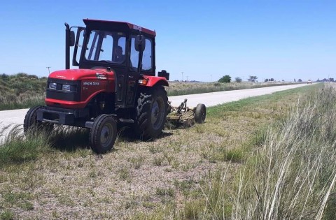 Tareas de limpieza en la Ruta Provincial N° 127