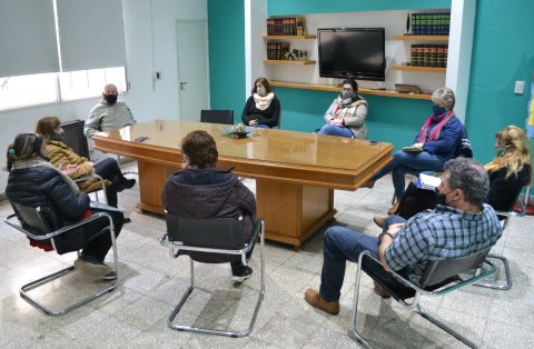 Coordinan la mudanza de la biblioteca “Bernardino Rivadavia”