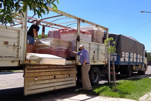 Llegaron productos y elementos para asistir en la emergencia