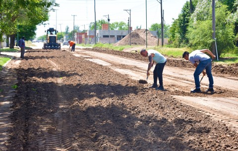 Comenzó el trabajo de construcción de 18 cuadras de asfalto