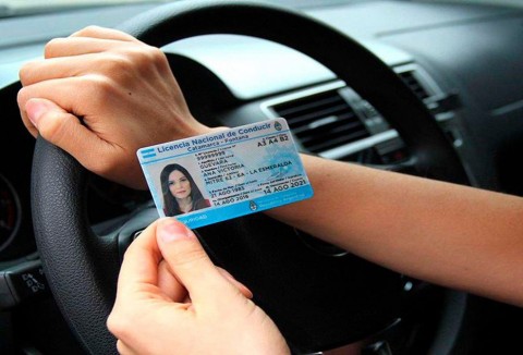 Licencias de conducir: se deberá contar con dos dosis contra COVID-19