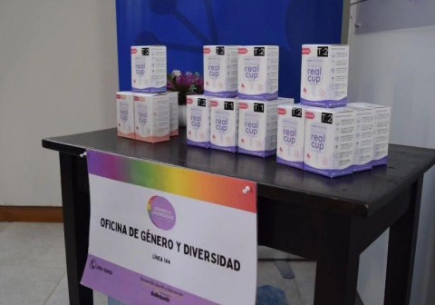 Nueva entrega de copas menstruales y charla sobre gestión menstrual