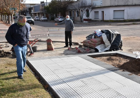 Avanza la reconstrucción de las veredas municipales