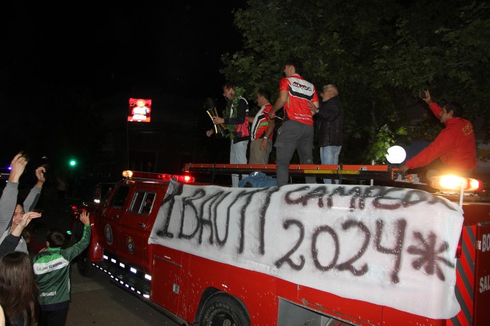 En un emotivo recibimiento, Salliqueló festejó junto a Bautista Oliva