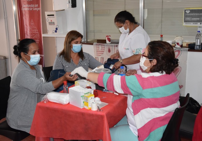 Cerca de cien donantes en una nueva colecta de sangre