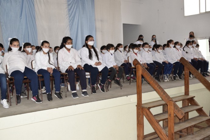 Alumnos realizaron la promesa de lealtad a la Bandera 