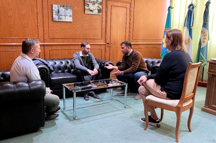 Reunión del intendente con autoridades del Banco Provincia