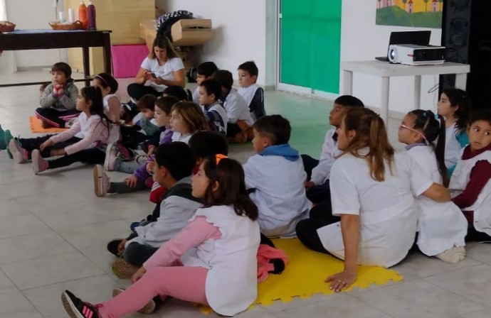 Alumnos de primaria visitaron el Centro Cultural “Rincón de Historia” 