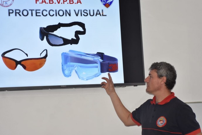 Bomberos voluntarios realizaron una Capacitación de Rescate con Cuerda