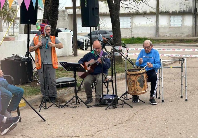 El Hogar Municipal celebró la llegada de la primavera