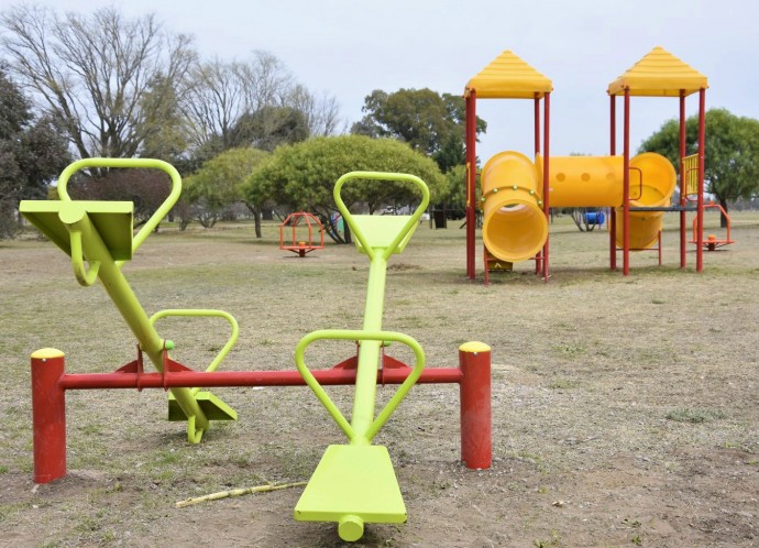 Colocaron nuevos juegos en el Parque Integrado Municipal