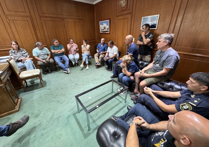 Reunión para coordinar un plan de acción preventivo ante las tormentas