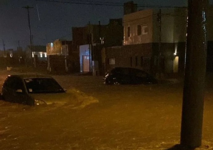 Bahía Blanca inundada y toda la provincia en alerta por las tormentas